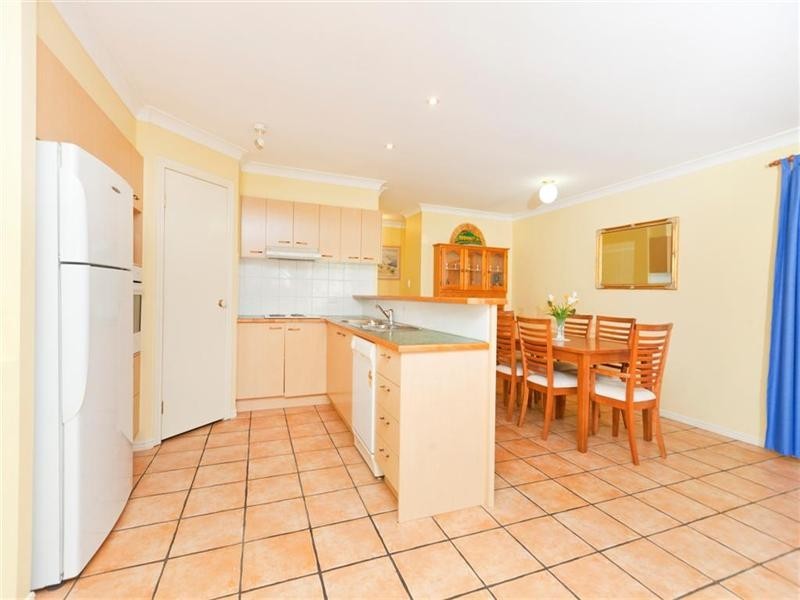 12 Lemongrove Road, Birkdale QLD 4159