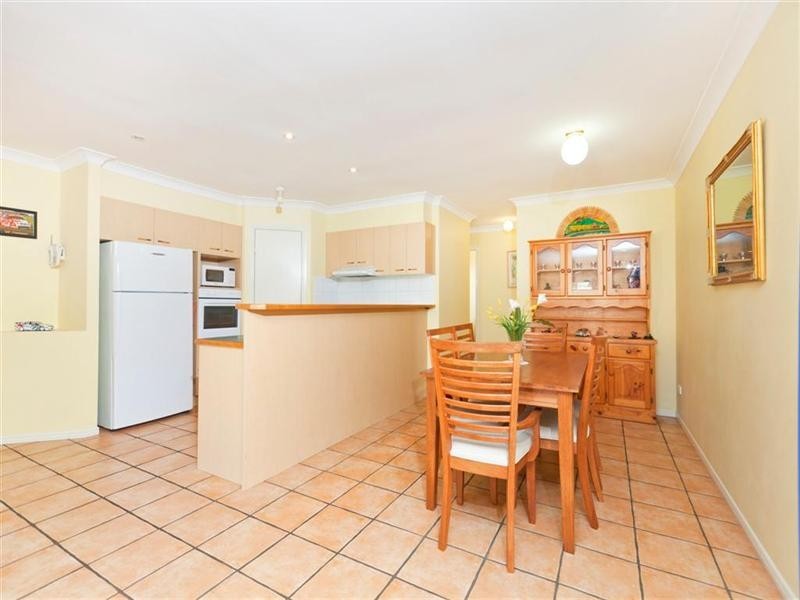 12 Lemongrove Road, Birkdale QLD 4159