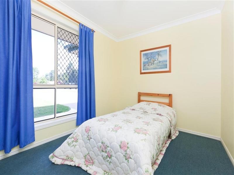 12 Lemongrove Road, Birkdale QLD 4159