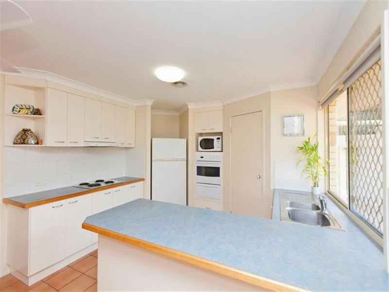 11 Parkgrove Street, Birkdale QLD 4159