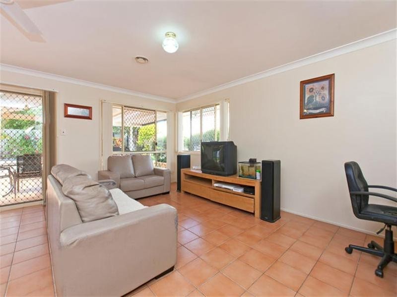 11 Parkgrove Street, Birkdale QLD 4159