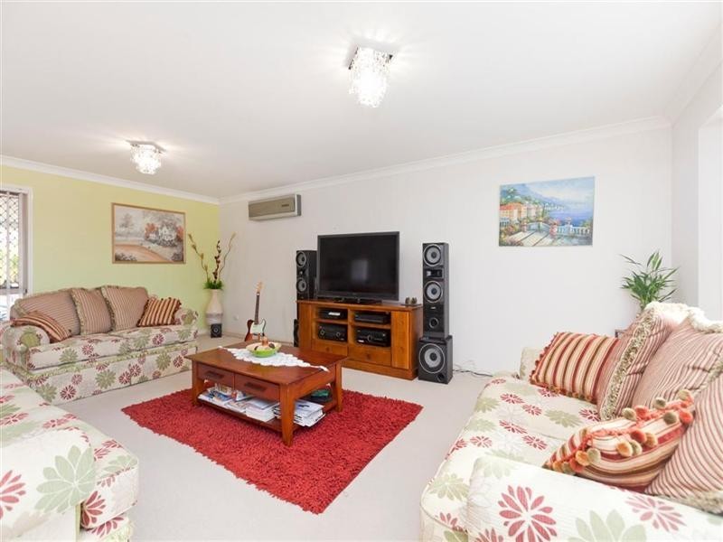 15 Manor Crescent, Wakerley QLD 4154