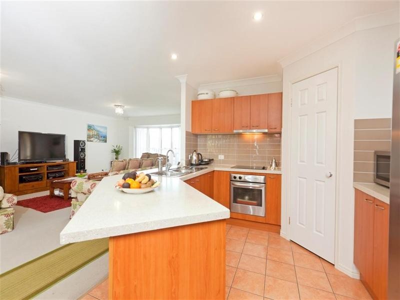 15 Manor Crescent, Wakerley QLD 4154