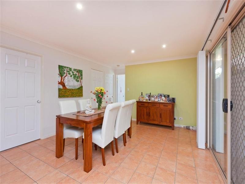 15 Manor Crescent, Wakerley QLD 4154