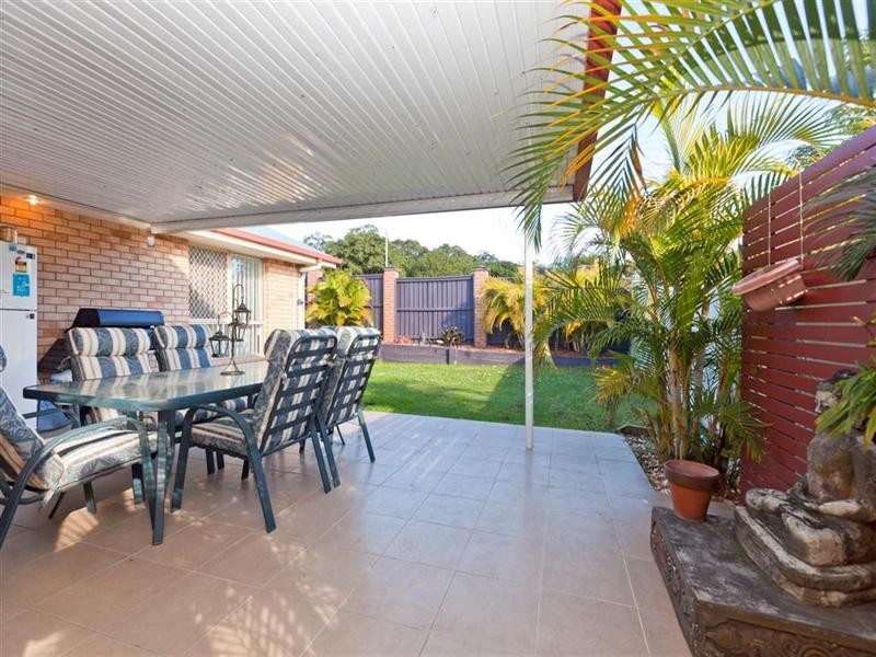 15 Manor Crescent, Wakerley QLD 4154