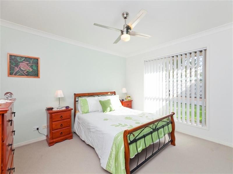 15 Manor Crescent, Wakerley QLD 4154