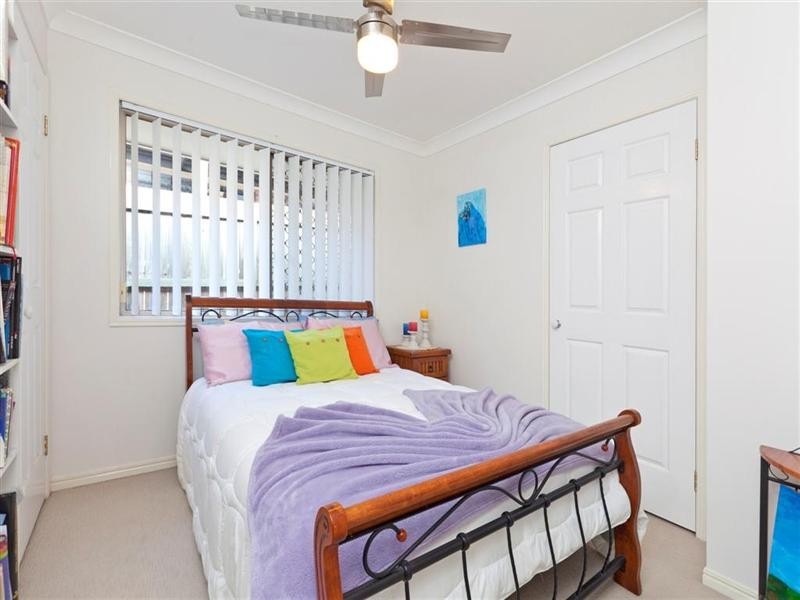 15 Manor Crescent, Wakerley QLD 4154