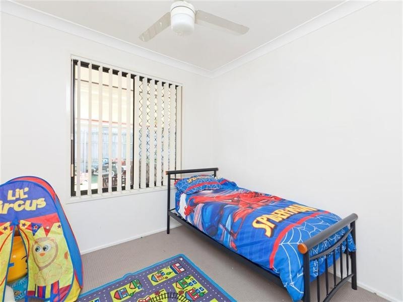 17 Remo Place, Birkdale QLD 4159