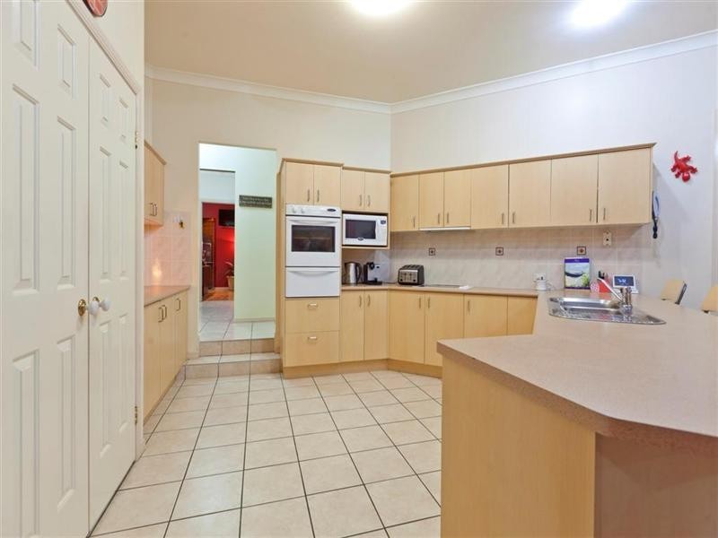 18 Elton Crescent, Capalaba QLD 4157