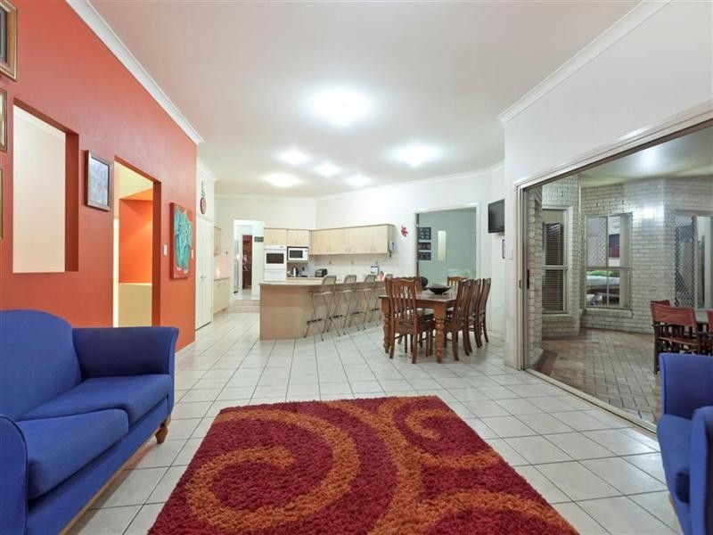 18 Elton Crescent, Capalaba QLD 4157