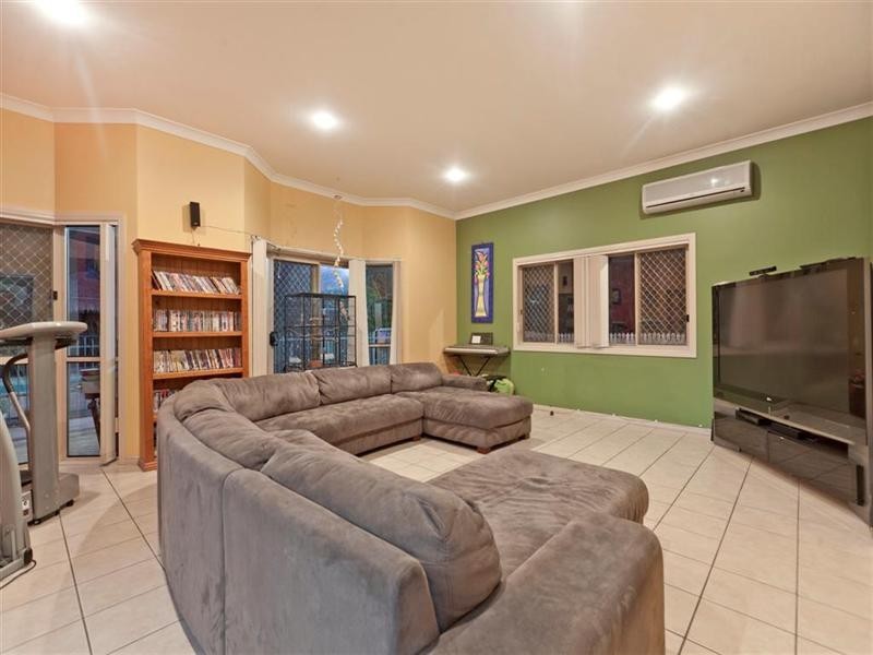 18 Elton Crescent, Capalaba QLD 4157