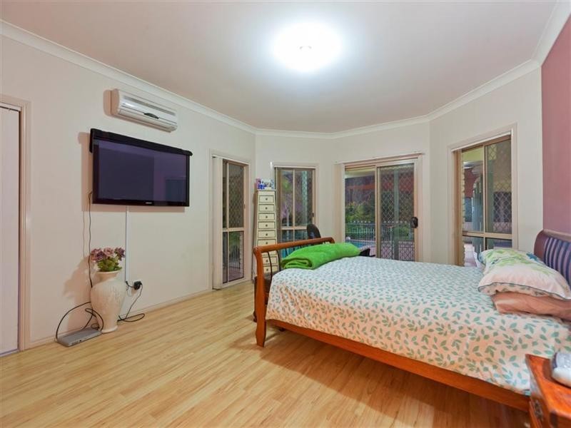 18 Elton Crescent, Capalaba QLD 4157