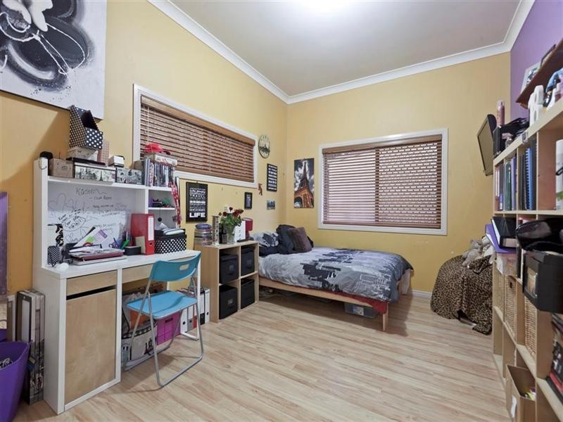 18 Elton Crescent, Capalaba QLD 4157