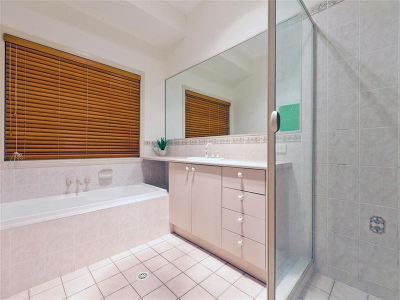 18 Elton Crescent, Capalaba QLD 4157