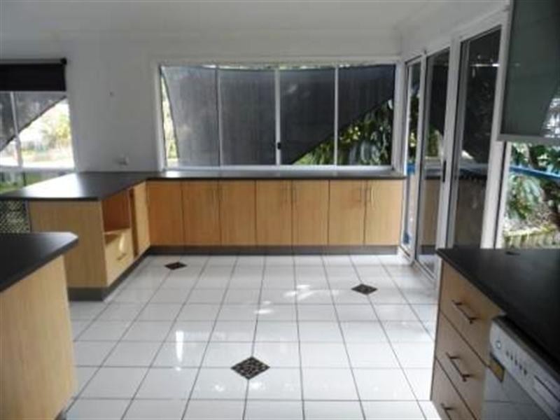 68 QUEENS Esplanade, Thorneside QLD 4158
