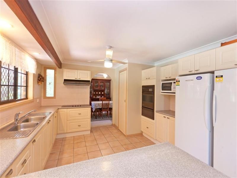 563 Redland Bay Road, Capalaba QLD 4157