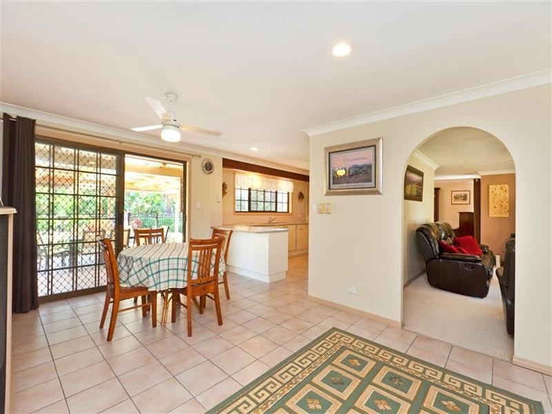 563 Redland Bay Road, Capalaba QLD 4157