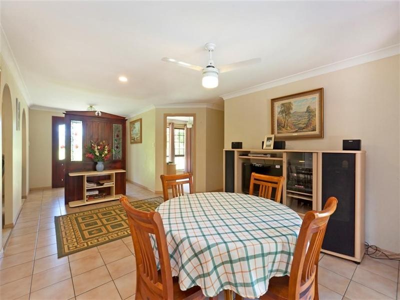 563 Redland Bay Road, Capalaba QLD 4157