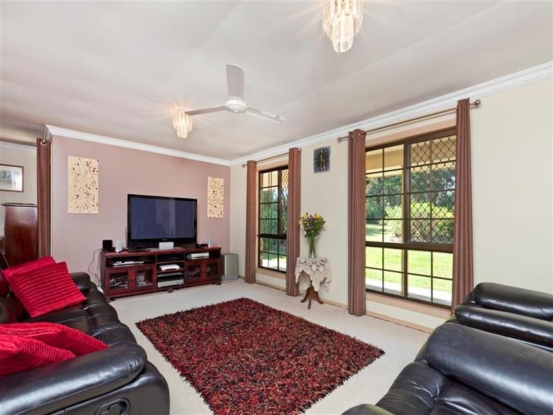 563 Redland Bay Road, Capalaba QLD 4157