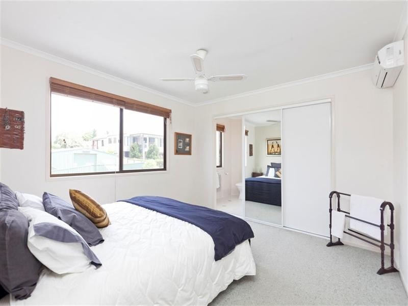 1 Oak Street, Ormiston QLD 4160