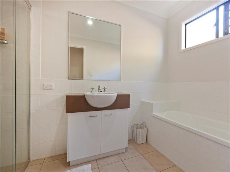 1 Tallis Street, Wakerley QLD 4154