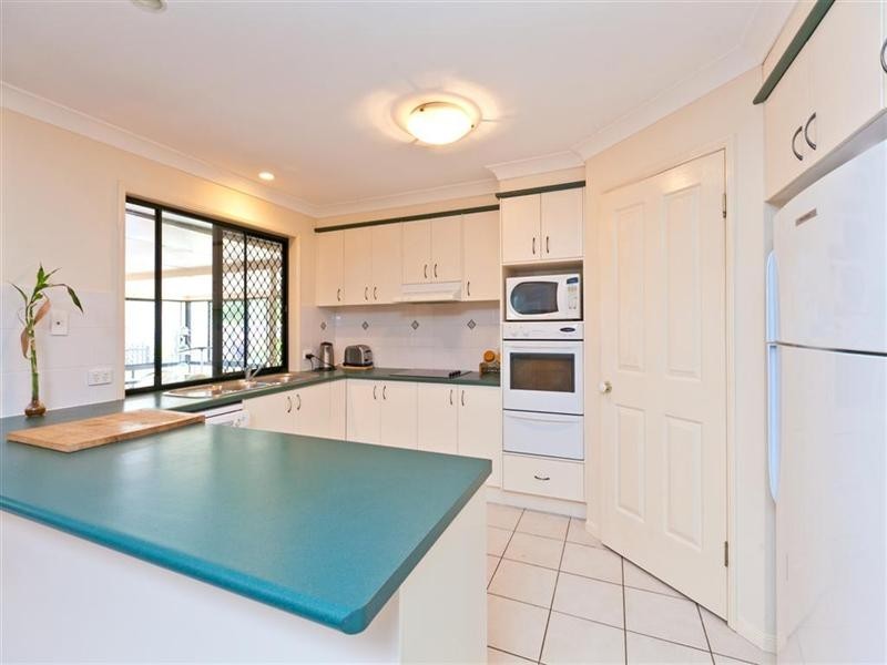 9 Farnham Street, Wellington Point QLD 4160