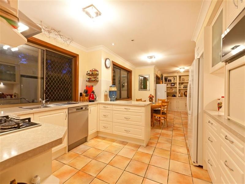 50 Prout Road, Mackenzie QLD 4156