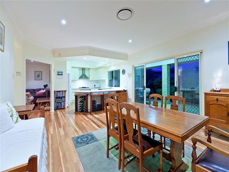 3 Pitman Place, Redland Bay QLD 4165