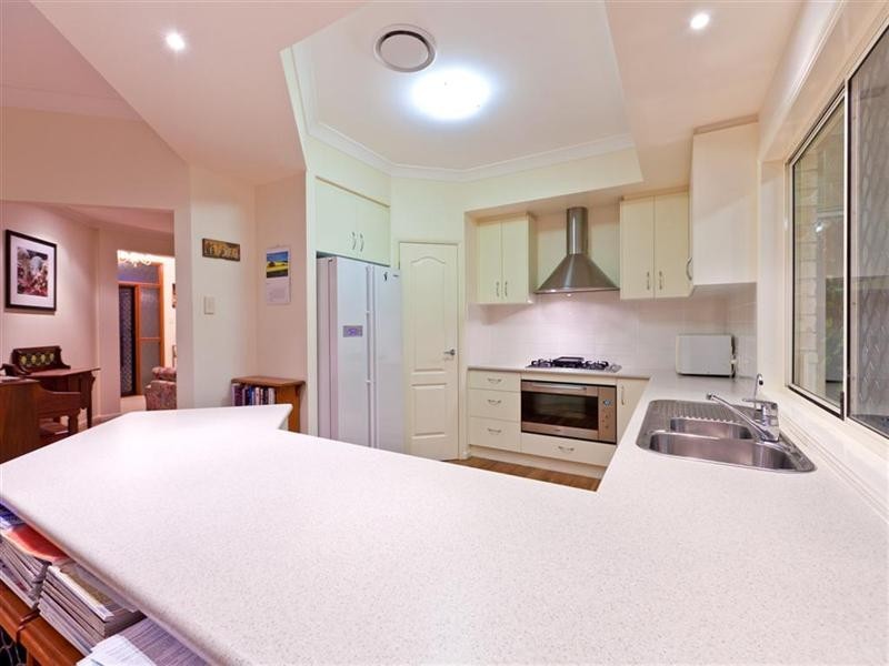 3 Pitman Place, Redland Bay QLD 4165