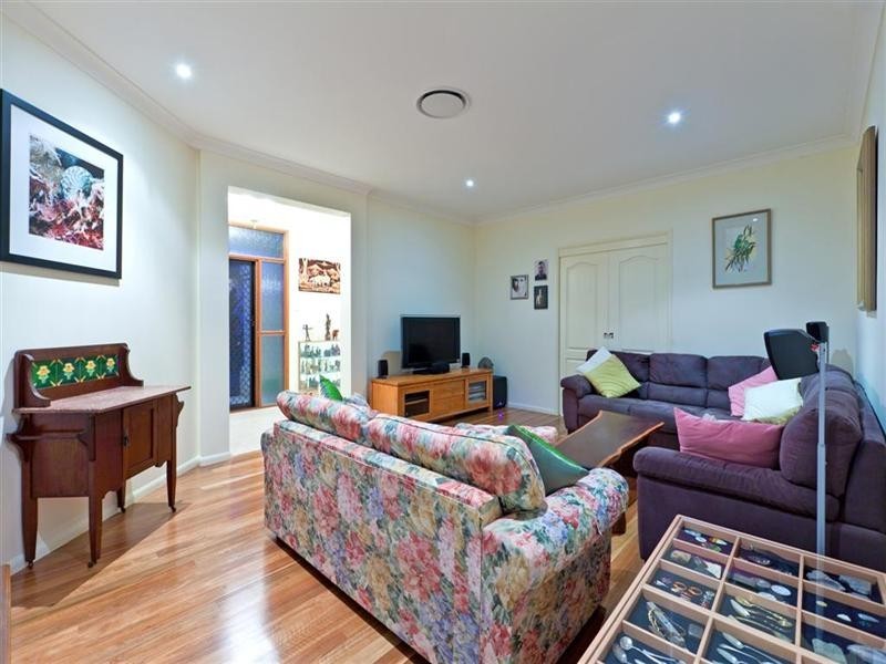 3 Pitman Place, Redland Bay QLD 4165