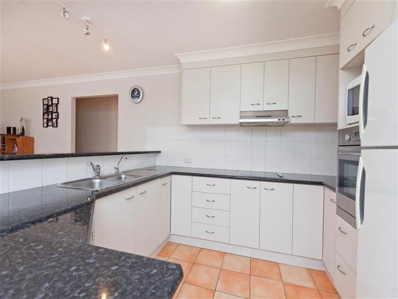 73 Collingwood Road, Birkdale QLD 4159