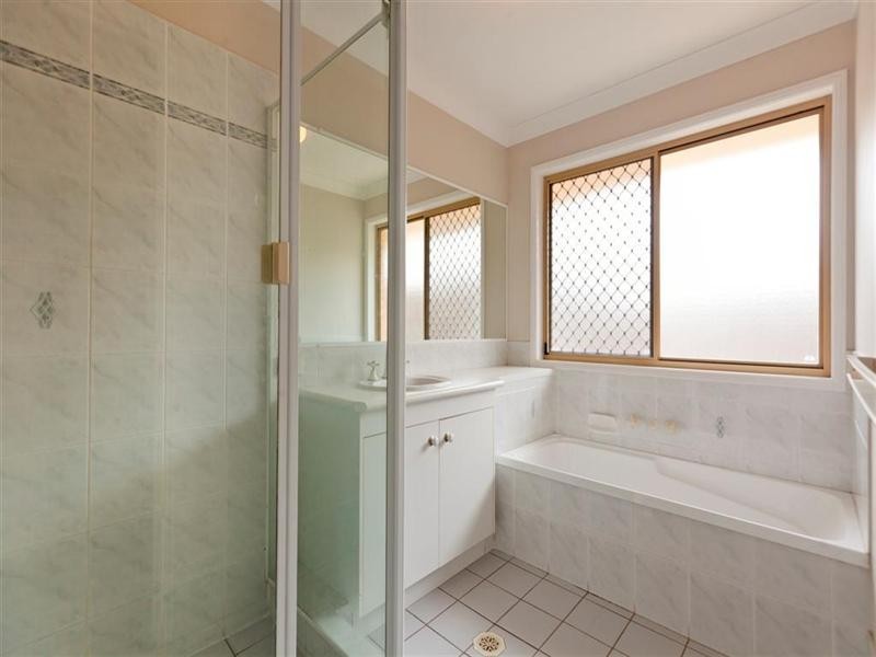 73 Collingwood Road, Birkdale QLD 4159