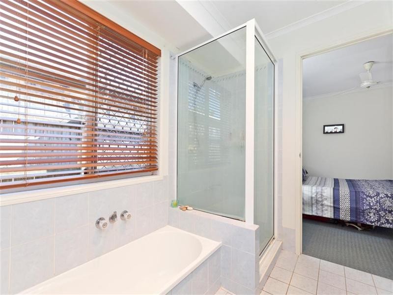 2 Lapidus Street, Birkdale QLD 4159