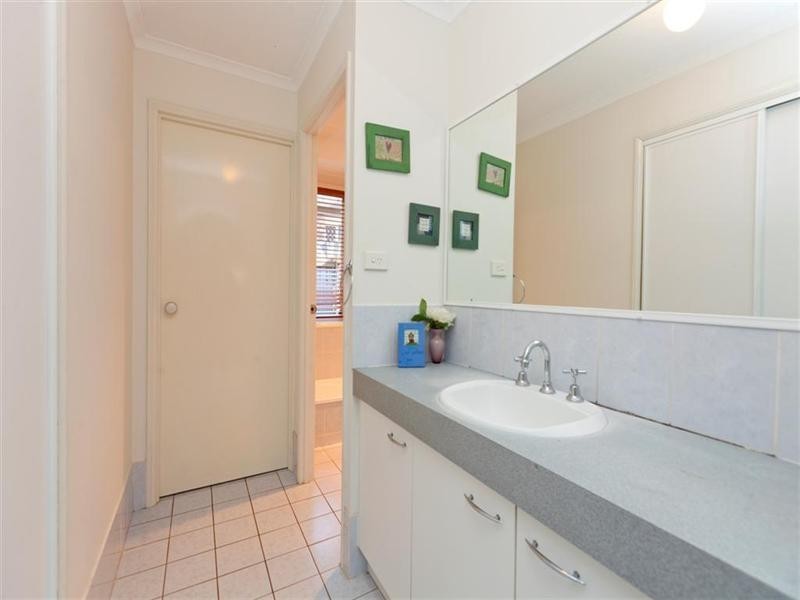 2 Lapidus Street, Birkdale QLD 4159