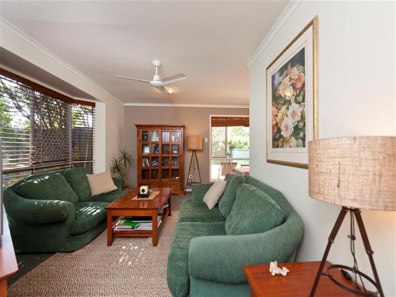 2 Lapidus Street, Birkdale QLD 4159