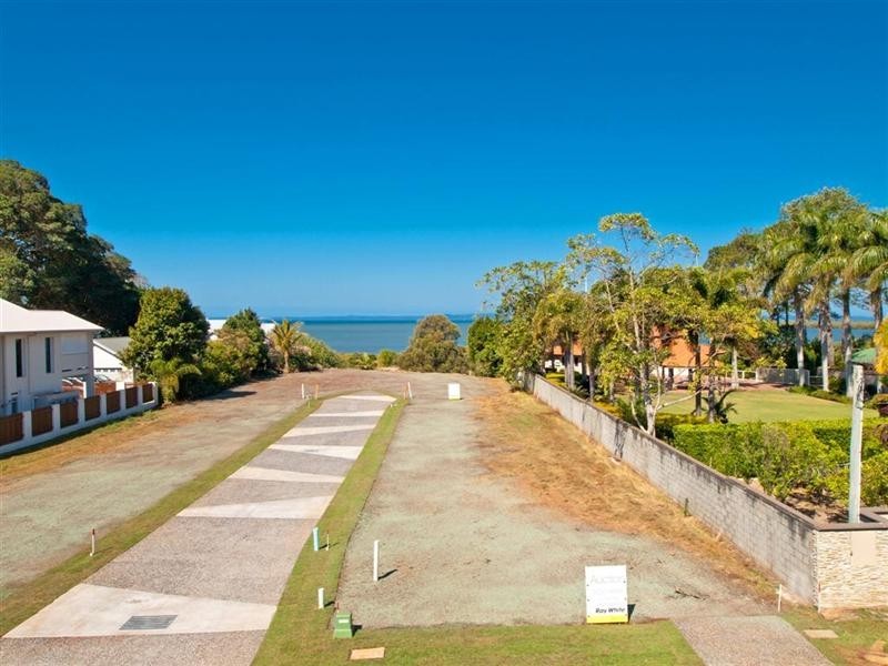 221 Main Road, Wellington Point QLD 4160