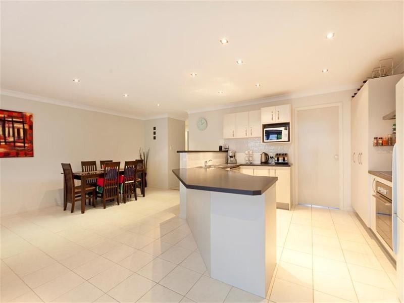 3 Indigo Street, Redland Bay QLD 4165