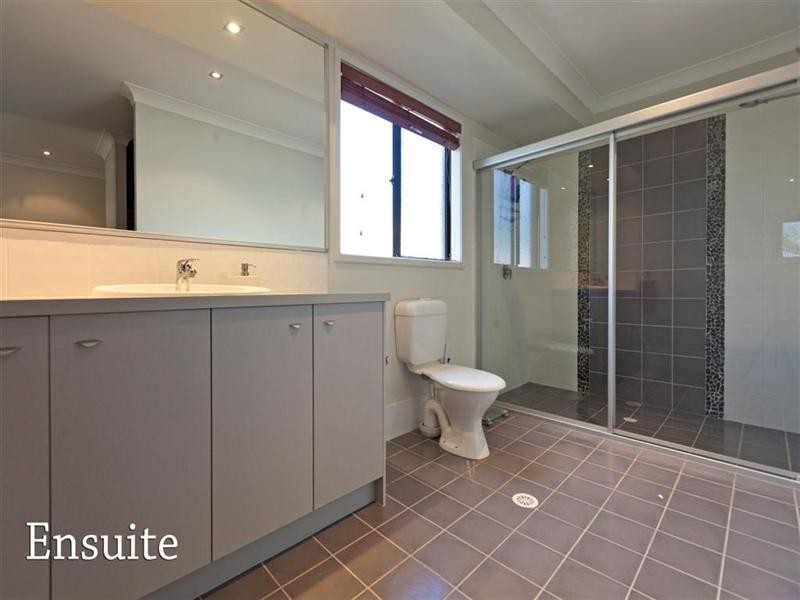 3 Indigo Street, Redland Bay QLD 4165