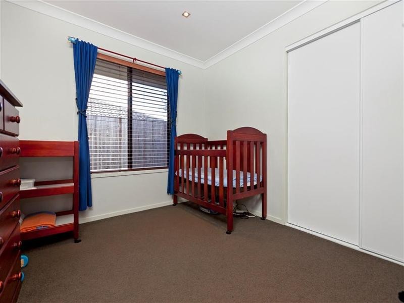 3 Indigo Street, Redland Bay QLD 4165