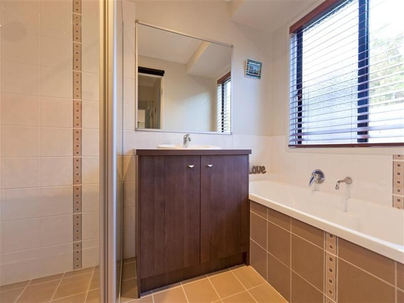 3 Indigo Street, Redland Bay QLD 4165