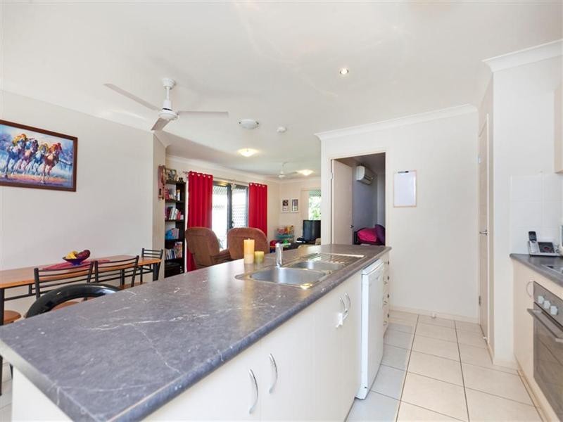 2/60 Queen Street, Cleveland QLD 4163