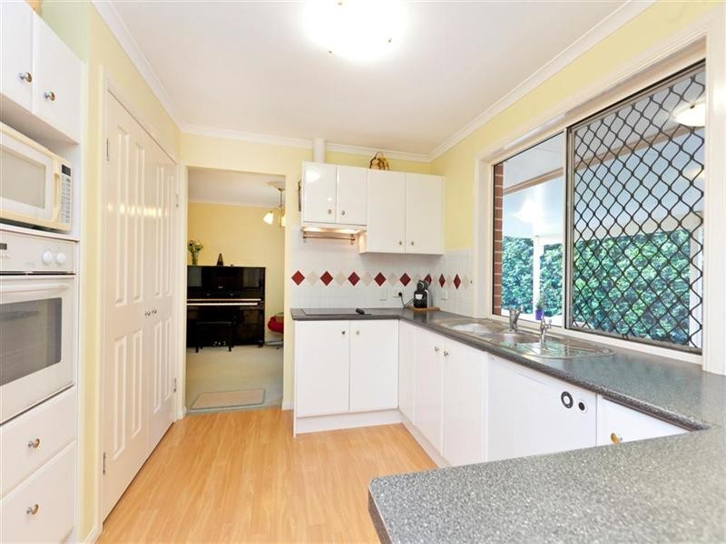 13 Jennifer Street, Birkdale QLD 4159