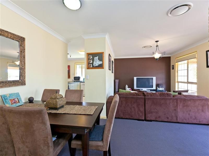 9 Minetta Street, Victoria Point QLD 4165