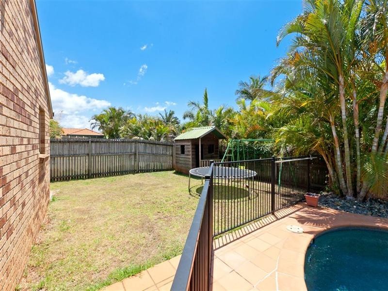 9 Minetta Street, Victoria Point QLD 4165