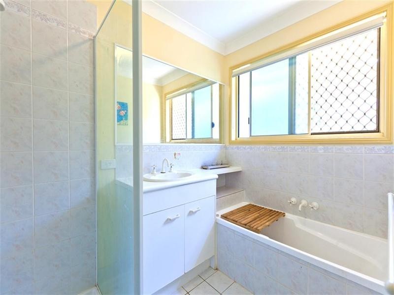 9 Minetta Street, Victoria Point QLD 4165