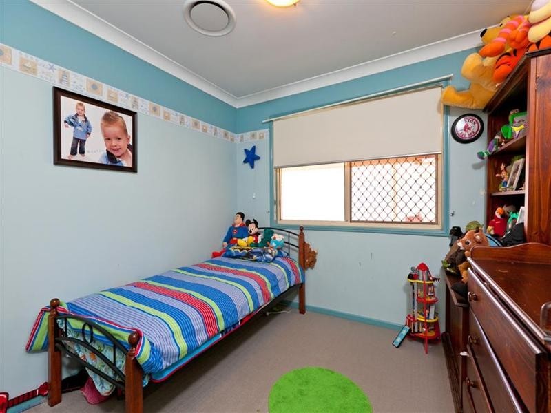 9 Minetta Street, Victoria Point QLD 4165