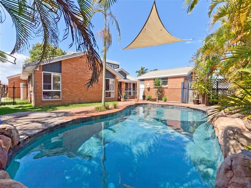 8 Champagne Crescent, Thornlands QLD 4164