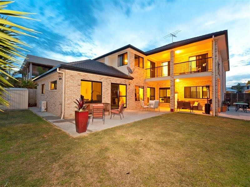 18 Seaspray Street, Thornlands QLD 4164