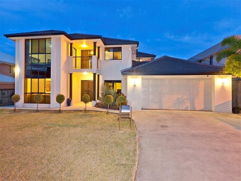 18 Seaspray Street, Thornlands QLD 4164