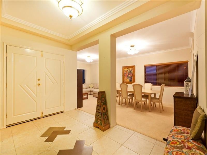 18 Seaspray Street, Thornlands QLD 4164